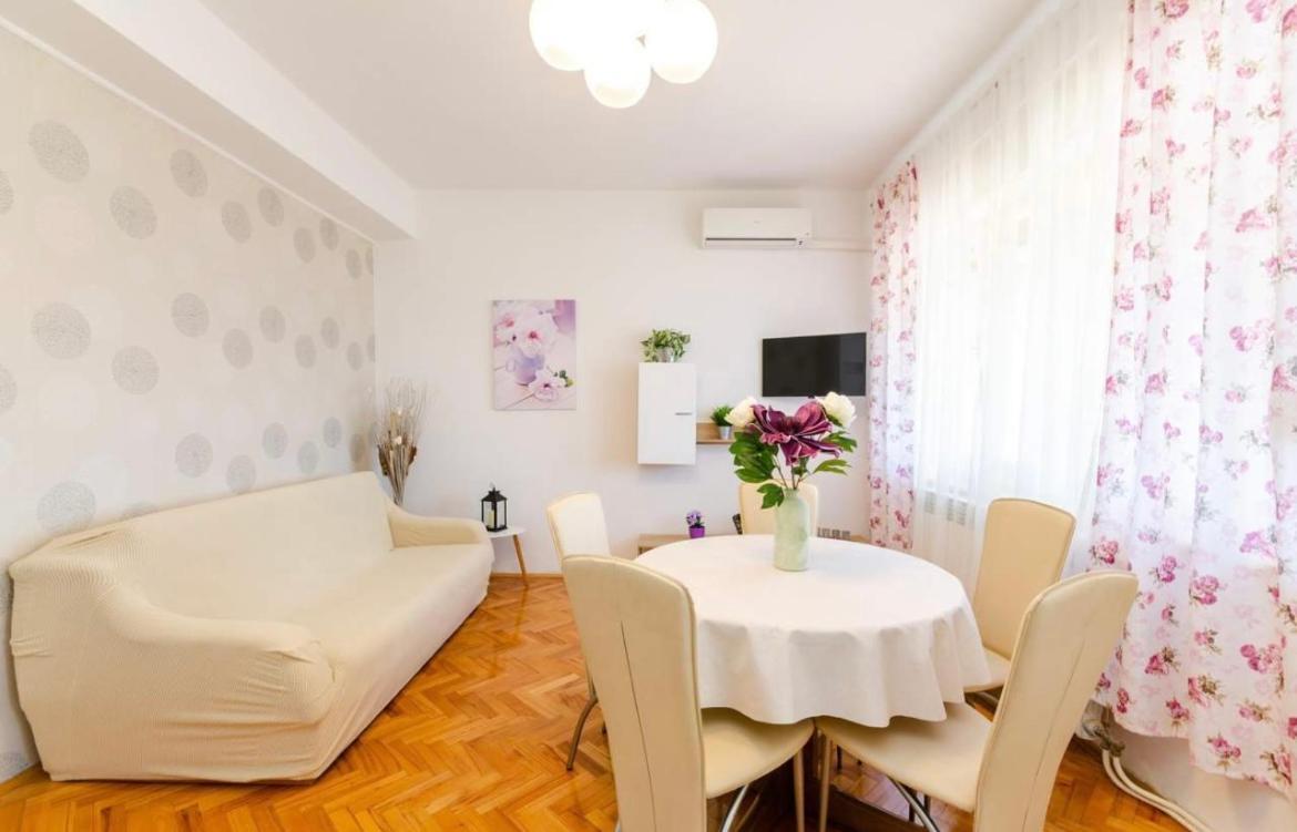 Apartments Tatjana Цриквеница Экстерьер фото