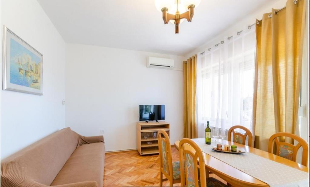 Apartments Tatjana Цриквеница Экстерьер фото
